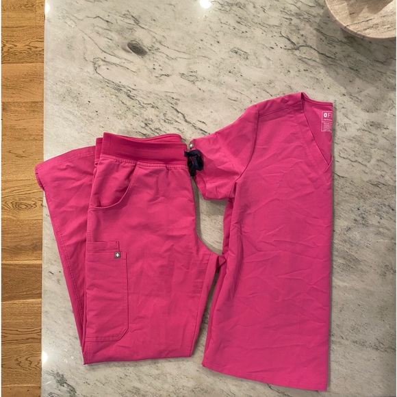 Figs Other Figs Electric Orchid Scrub Set Medium Poshmark